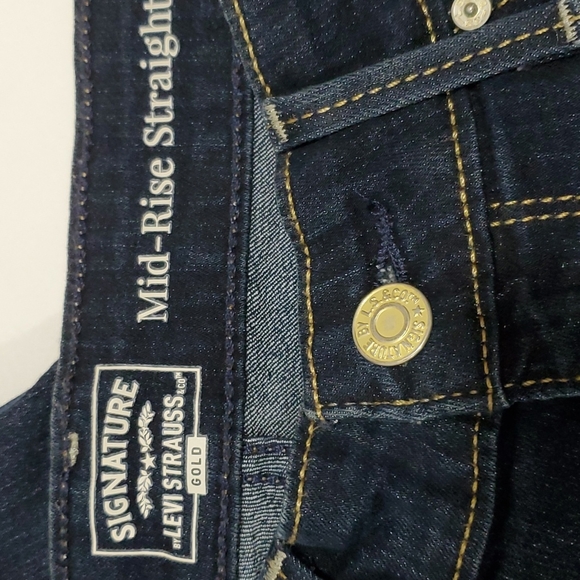 SIGNATURE LEVI STRAUSS GOLD MIDRISE STRAIGHT LEG JEANS ( 28x30) - Picture 4 of 7